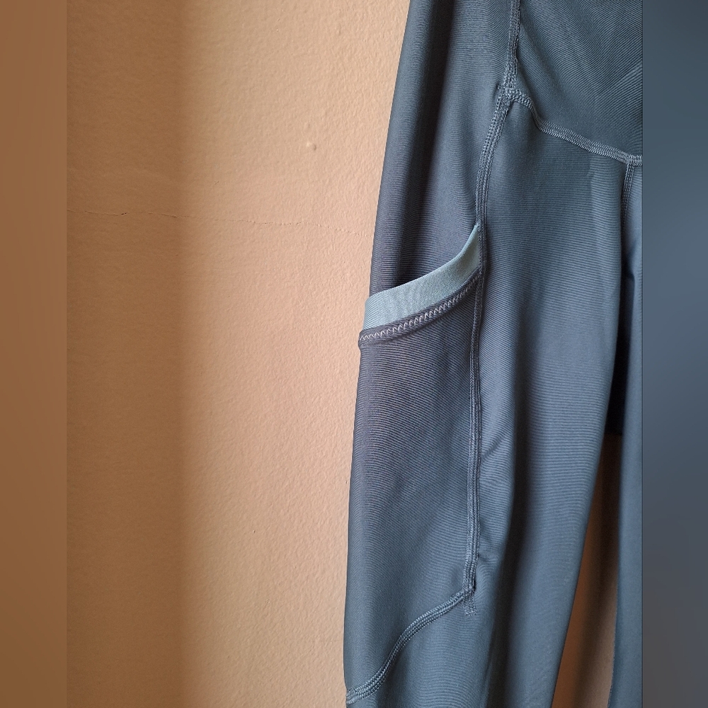 Old Navy Powersoft High-Rise LEGGING Size S - Picture 6 of 9